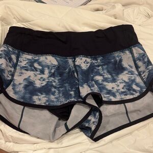 Women's Lululemon Speed Up Shorts 2.5” Size 4 Sea Side Silver Fox